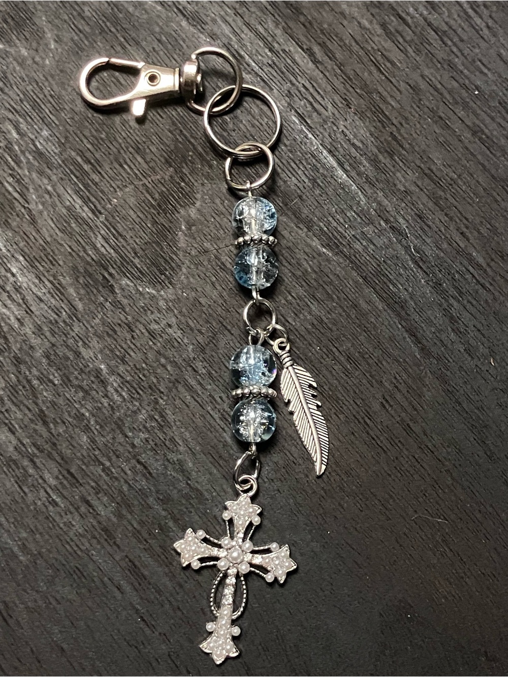 Blue crackle glass beads/silver cross/feather charm/keychain - Picture 5 of 5